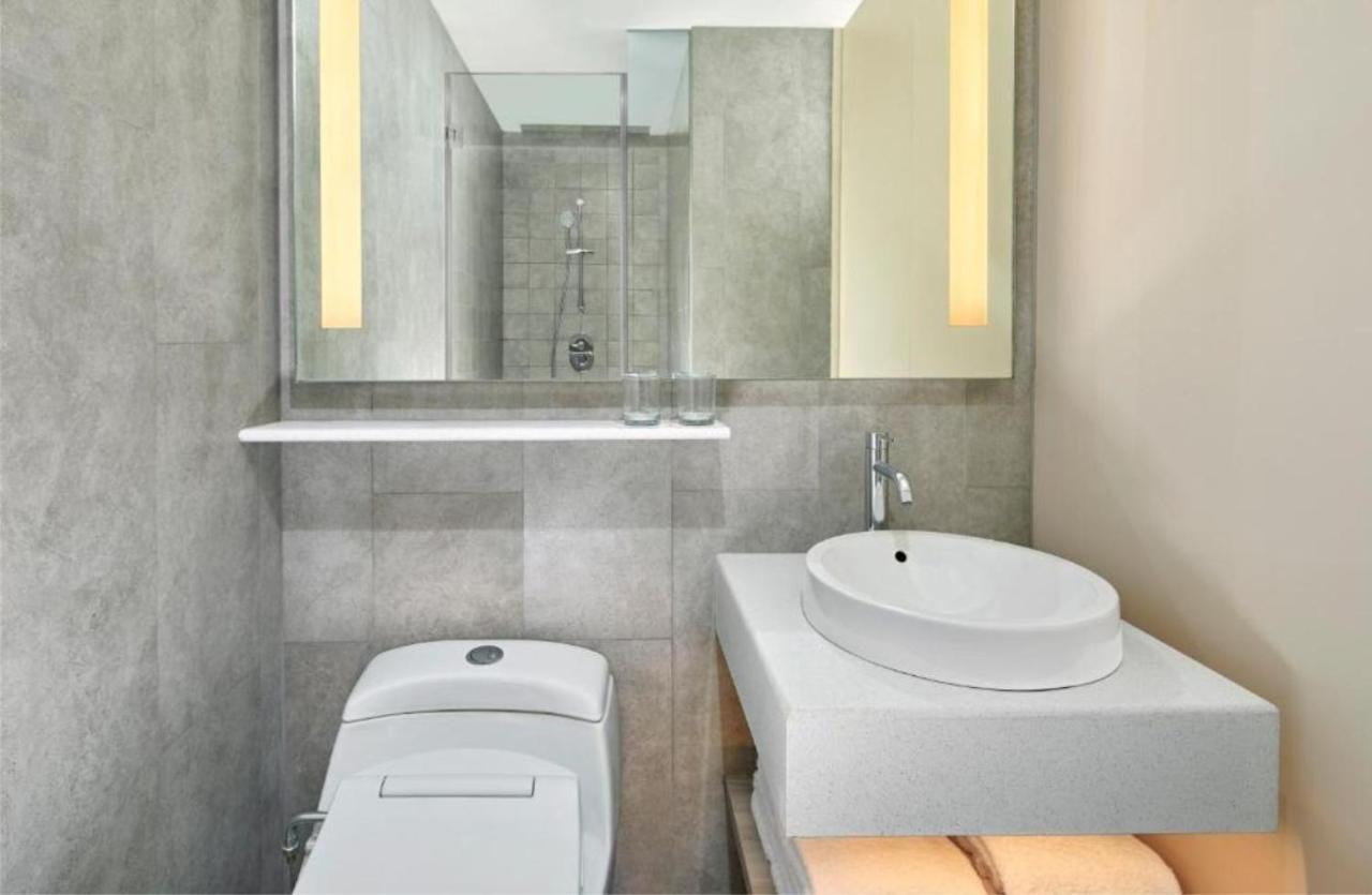 Four Points By Sheraton Surabaya, Pakuwon Indah Exterior photo