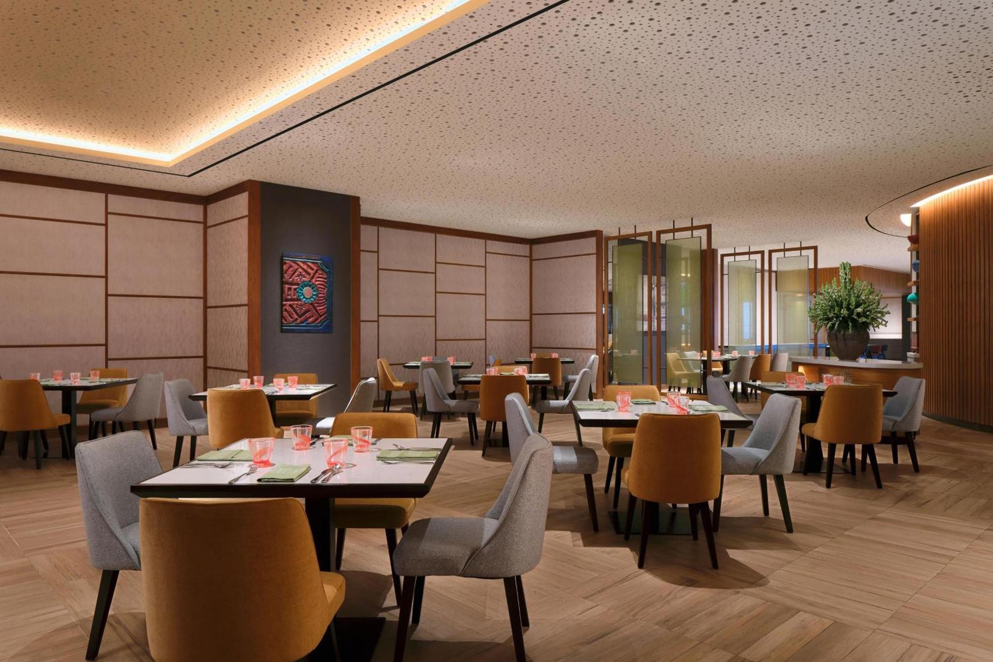 Four Points By Sheraton Surabaya, Pakuwon Indah Exterior photo