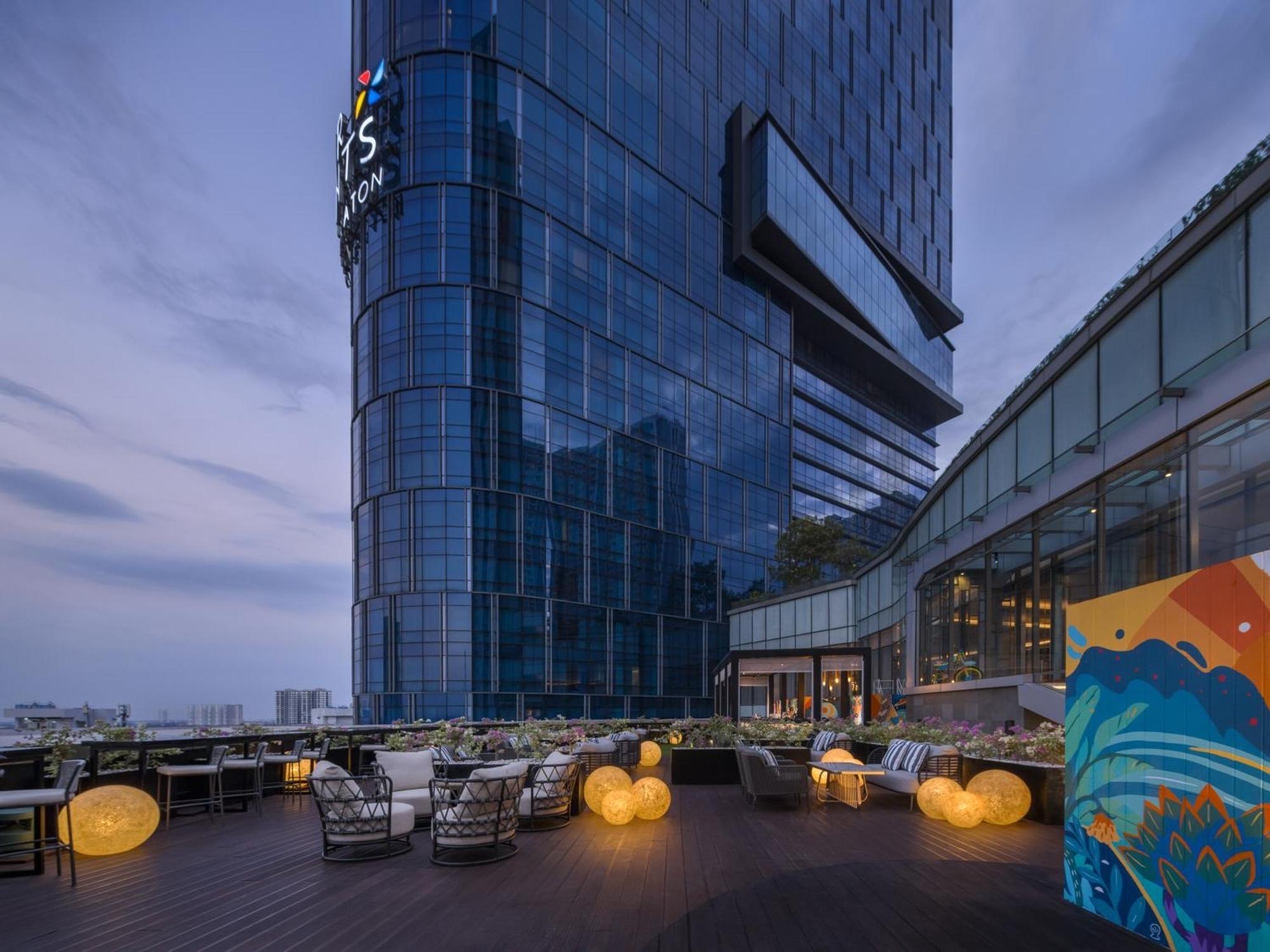 Four Points By Sheraton Surabaya, Pakuwon Indah Exterior photo