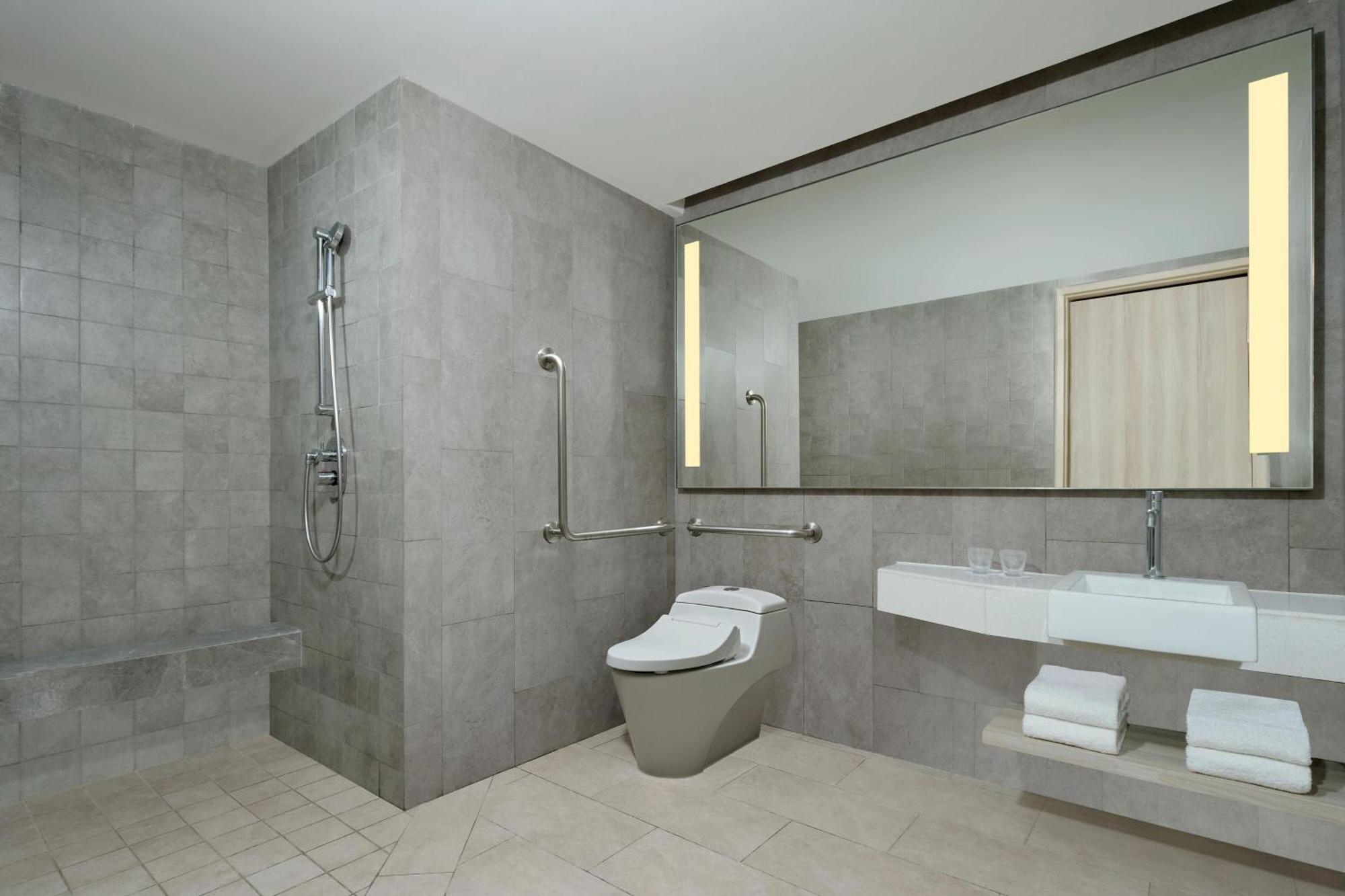 Four Points By Sheraton Surabaya, Pakuwon Indah Exterior photo