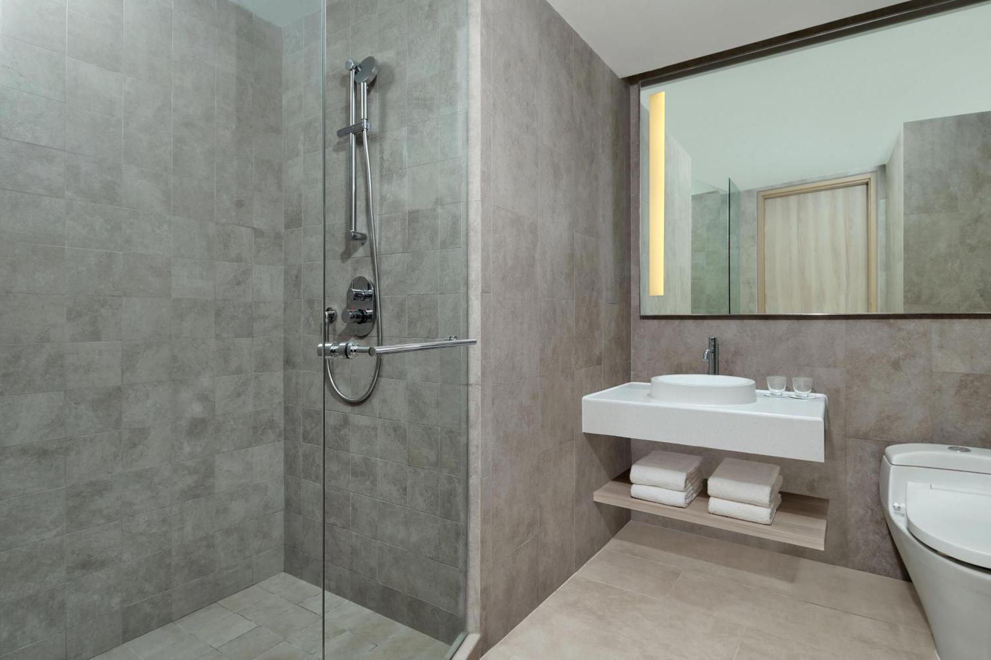 Four Points By Sheraton Surabaya, Pakuwon Indah Exterior photo