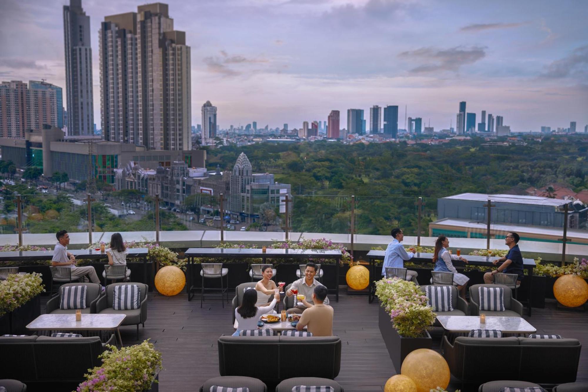 Four Points By Sheraton Surabaya, Pakuwon Indah Exterior photo